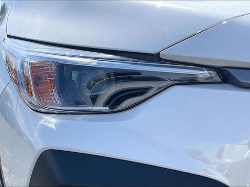 Certified 2025 Subaru Crosstrek 2.0i Premium image 27