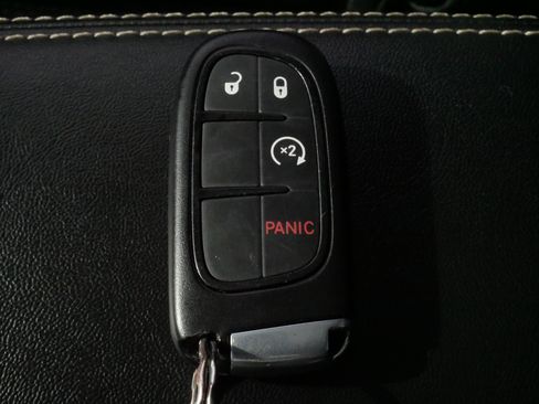 Used 2015 Jeep Cherokee Limited image 31