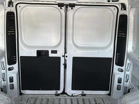 Used 2025 RAM ProMaster 2500 w/ Convenience Group FWD image 23