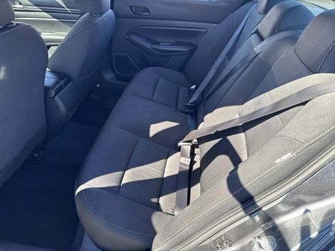 Used 2024 Nissan Altima 2.5 SV image 17