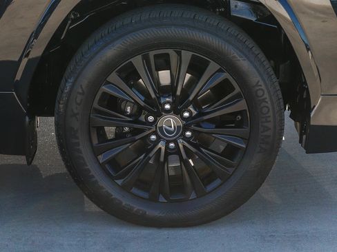 Used 2023 Lexus LX 600 4WD w/ Appearance Package image 9