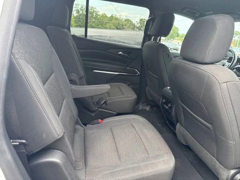 Used 2024 Chevrolet Traverse LT AWD/4WD image 15