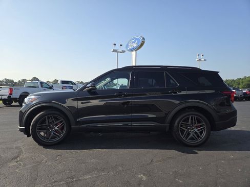 Used 2025 Ford Explorer ST w/ Sun And Sound Package AWD/4WD image 17