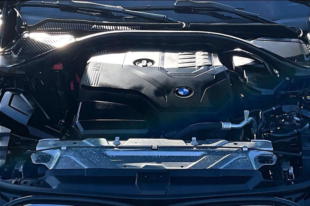 Used 2020 BMW 330i xDrive Sedan w/ Premium Package AWD/4WD image 40