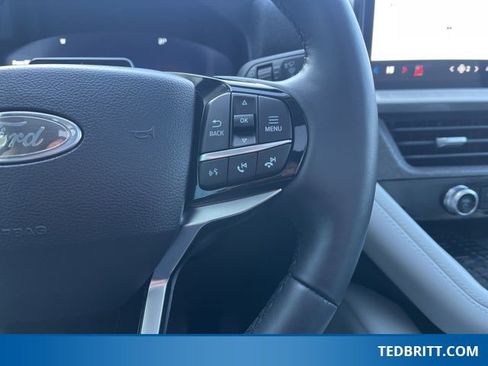 Certified 2025 Ford Explorer Platinum w/ Ultimate Package image 31