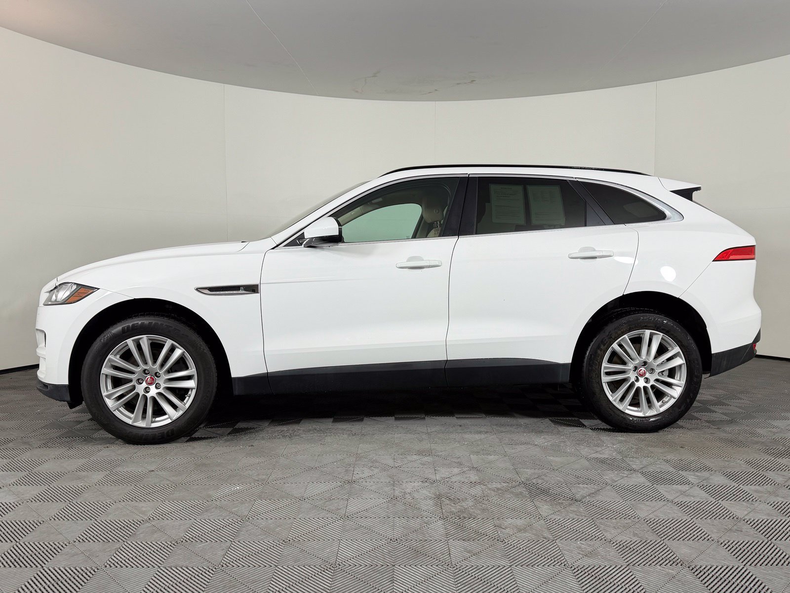 Used 2020 Jaguar F-PACE Prestige AWD/4WD image 6