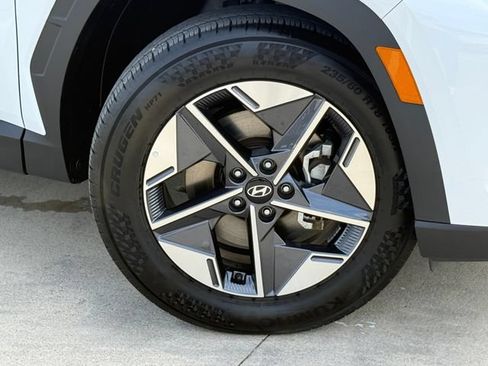 Used 2026 Hyundai Tucson SEL FWD image 2