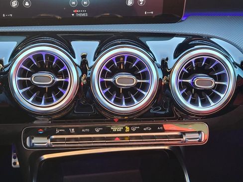 Used 2022 Mercedes-Benz CLA 35 AMG 4MATIC image 27