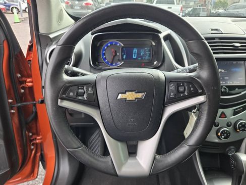 Used 2015 Chevrolet Trax LT w/ LT Sun and Sound Package AWD/4WD image 10
