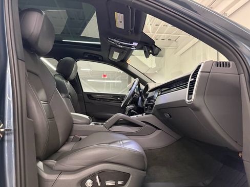 Certified 2019 Porsche Cayenne S AWD/4WD image 25