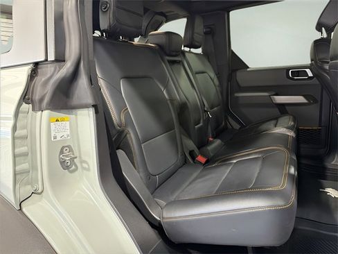 Used 2023 Ford Bronco Badlands image 29