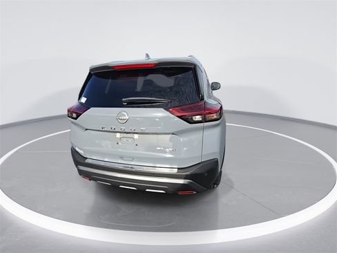 Used 2023 Nissan Rogue SL w/ SL Premium Package image 8
