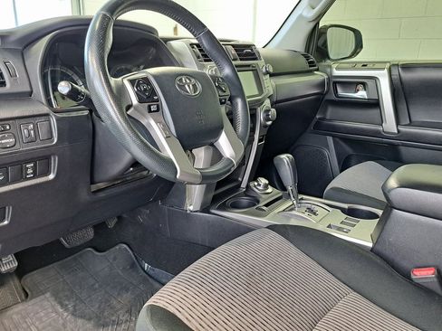 Used 2016 Toyota 4Runner SR5 image 8