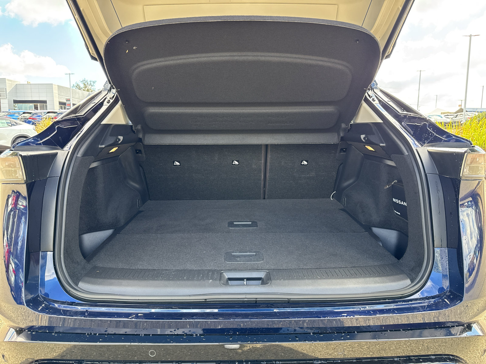Used 2024 Nissan Ariya FWD image 10