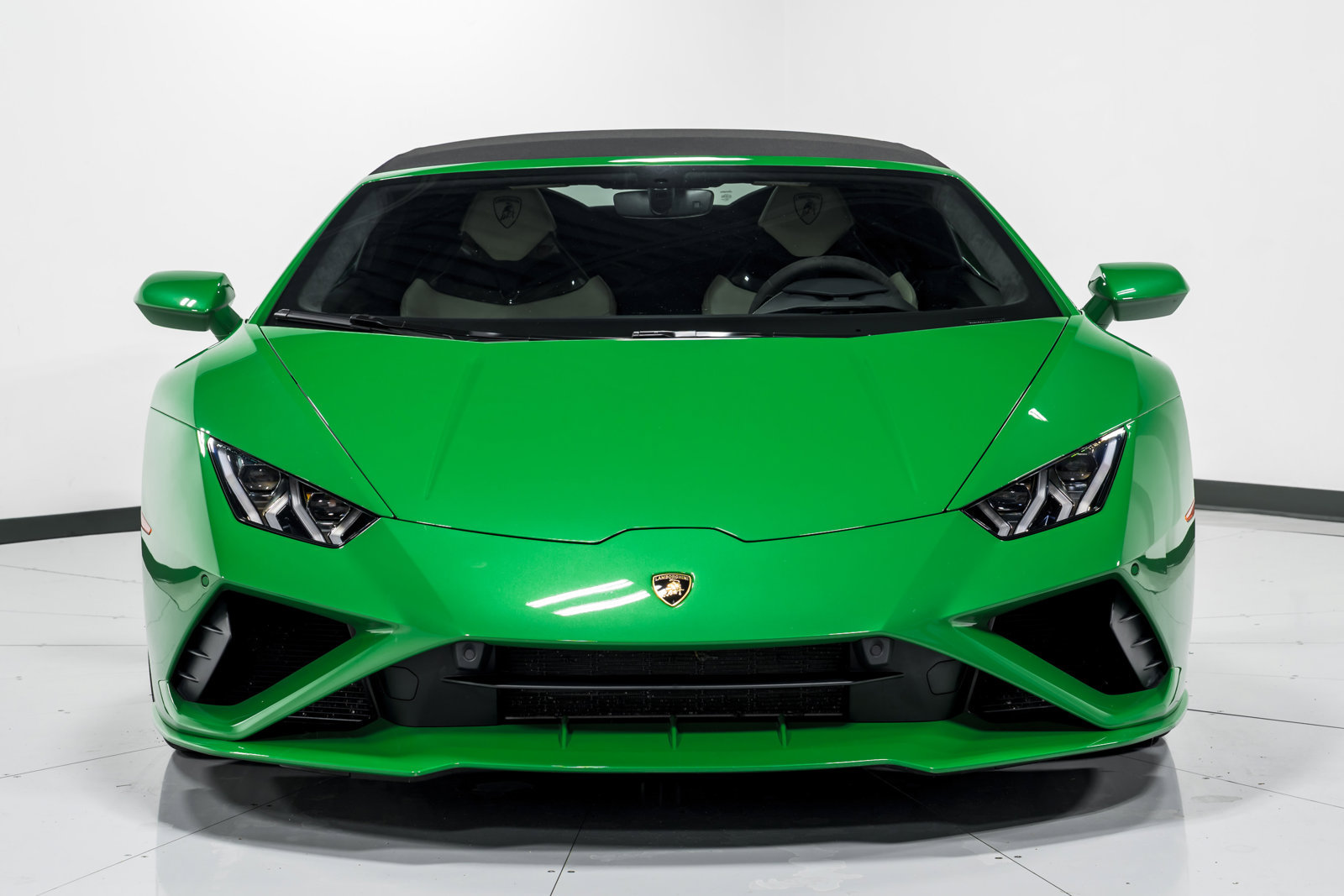 Used 2022 Lamborghini Huracan EVO RWD image 45