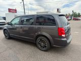 Used 2019 Dodge Grand Caravan SE image 4