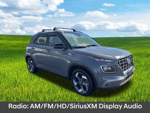 Used 2022 Hyundai Venue Limited image 3