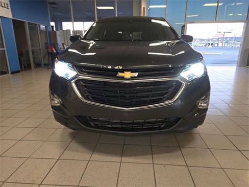 Used 2019 Chevrolet Equinox LT w/ Driver Convenience Package image 3