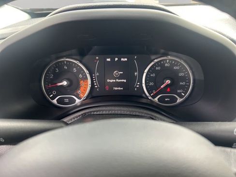 Used 2017 Jeep Renegade Latitude AWD/4WD image 13