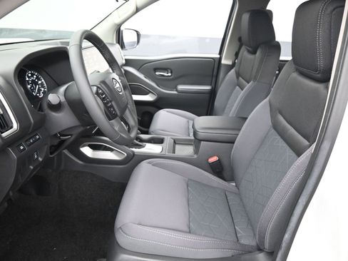 New 2025 Nissan Frontier SV w/ SV Convenience Package RWD image 9