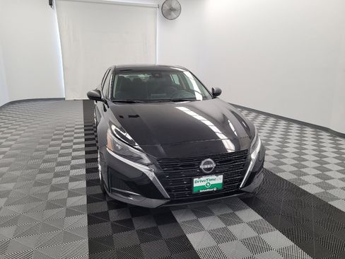 Used 2025 Nissan Altima 2.5 S FWD image 14