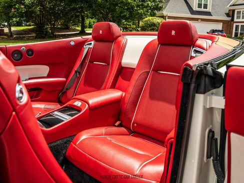 Used 2016 Rolls-Royce Dawn RWD image 50