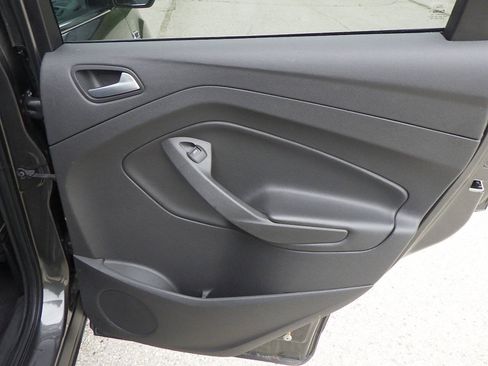 Used 2016 Ford Escape SE FWD image 16