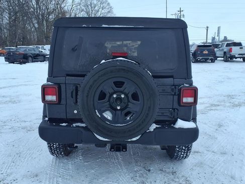 Used 2021 Jeep Wrangler Unlimited Sport image 25