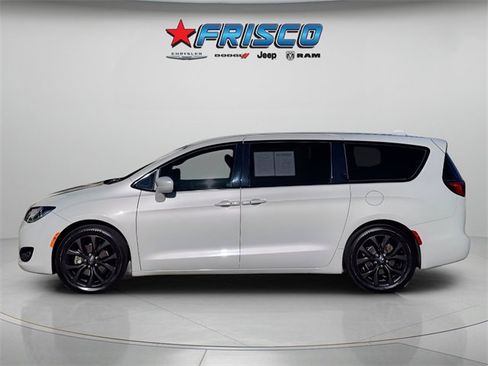 Certified 2020 Chrysler Pacifica Touring w/ S Appearance Package image 5
