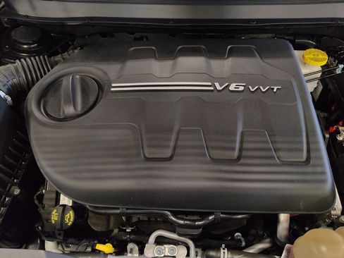 Used 2022 Jeep Cherokee Trailhawk AWD/4WD image 30