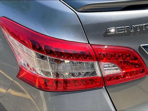 Used 2014 Nissan Sentra SR FWD image 33