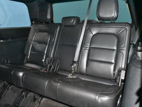 Used 2019 Lincoln Navigator Reserve AWD/4WD image 24