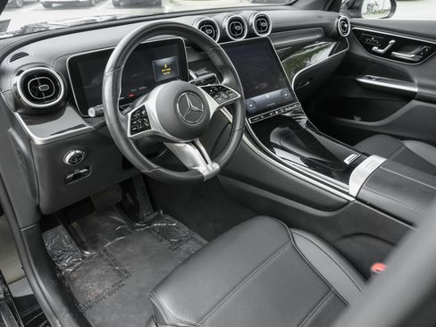 Used 2023 Mercedes-Benz GLC 300 4MATIC image 7