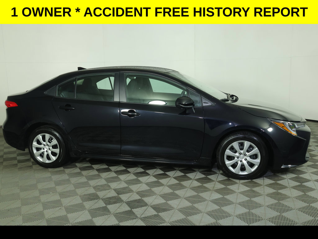 Used 2025 Toyota Corolla LE FWD image 2