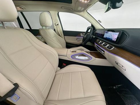 Certified 2024 Mercedes-Benz GLS 450 4MATIC image 30