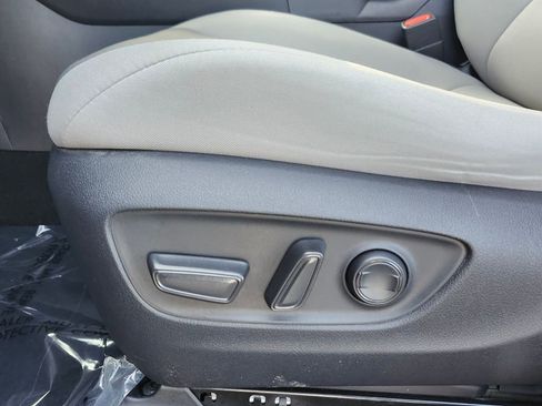 Used 2021 Toyota RAV4 XLE image 6