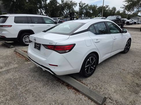 Used 2024 Nissan Sentra SV FWD image 7