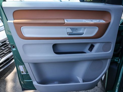 New 2025 Volkswagen ID. Buzz 1st Edition image 34