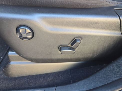 Used 2023 Dodge Durango GT image 12