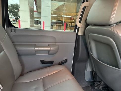 Used 2008 Chevrolet Silverado 3500 W/T image 27