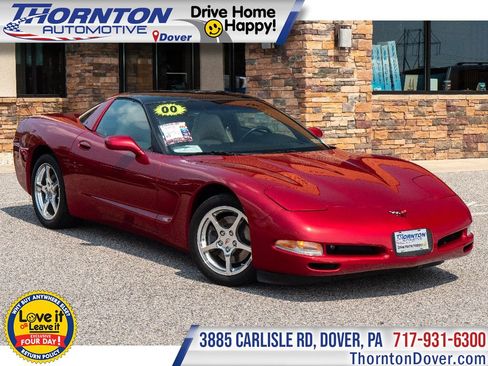 Used 2000 Chevrolet Corvette Coupe w/ Memory Pkg RWD image 1