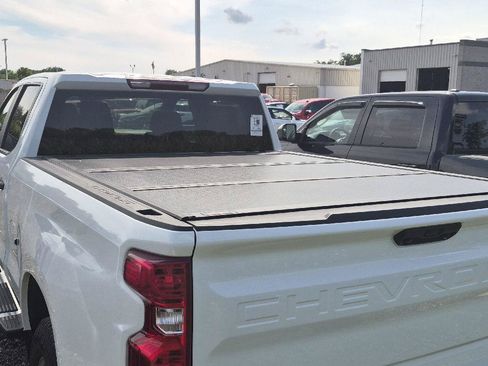 Used 2025 Chevrolet Silverado 1500 W/T w/ Z71 Off-Road Package AWD/4WD image 5