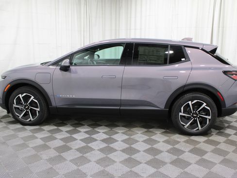 New 2026 Chevrolet Equinox EV LT image 34