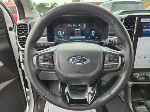 Used 2024 Ford Ranger Lariat w/ Advanced Towing Package AWD/4WD image 32