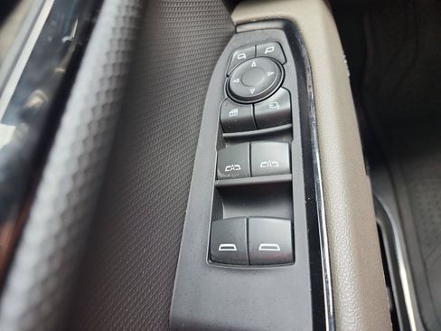 Used 2022 Chevrolet Silverado 1500 ZR2 w/ Technology Package AWD/4WD image 24