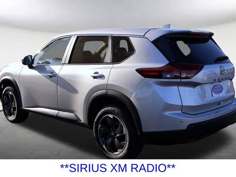 Used 2025 Nissan Rogue SV FWD image 13
