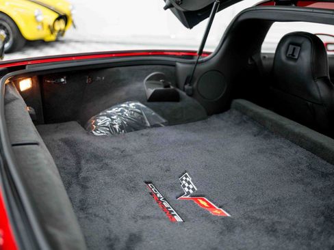 Used 2009 Chevrolet Corvette Coupe w/ Z51 Performance Package RWD image 74