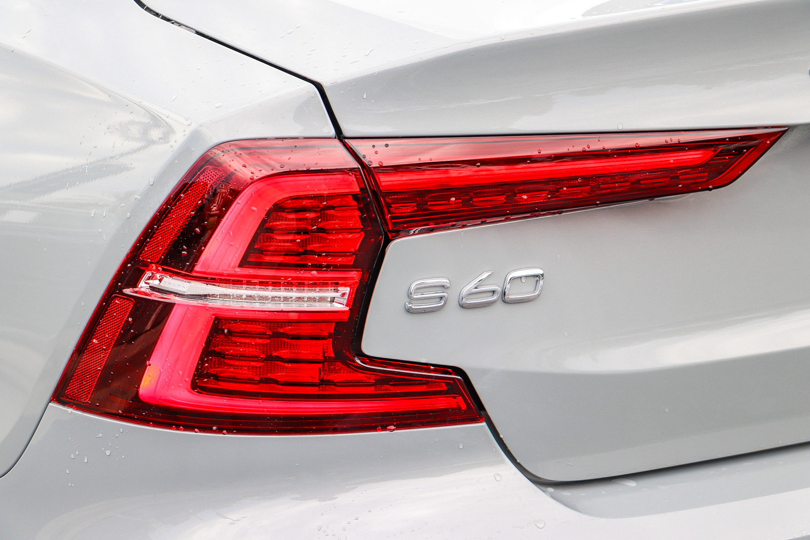 Used 2025 Volvo S60 B5 Plus AWD/4WD image 9