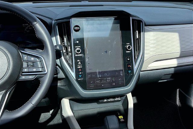 Used 2025 Subaru Forester Limited AWD/4WD image 9