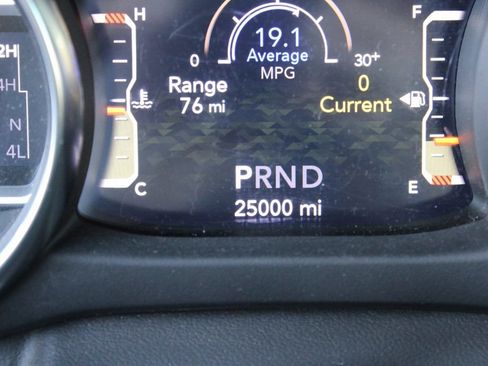 Used 2023 Jeep Gladiator Sport image 9